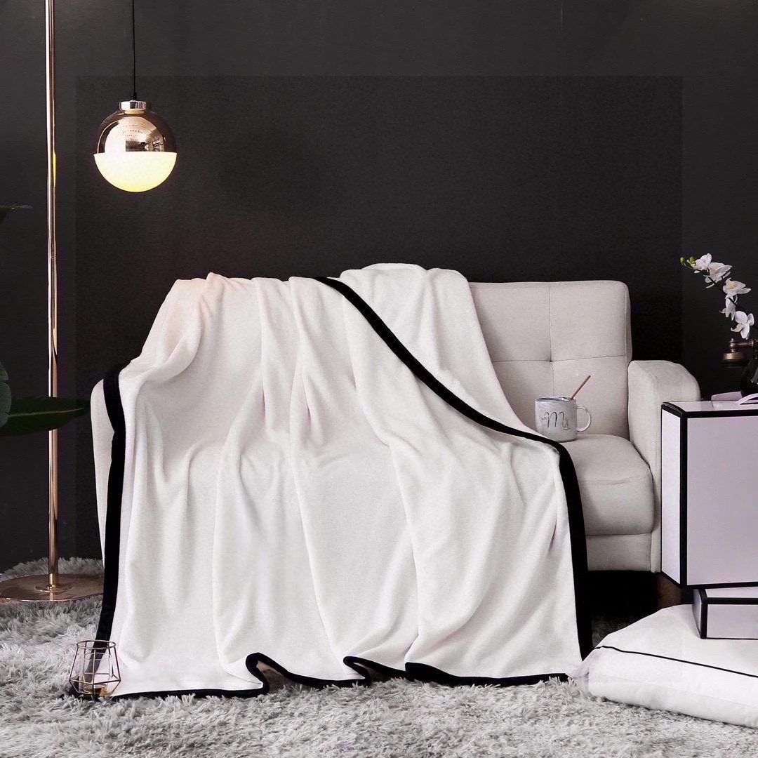 

Holiday Gift Handmade Luxury Blanket Multifunctional C Series French Velvet Bath Towel Top Coral Fleece Bathrobe Scarf Shawl