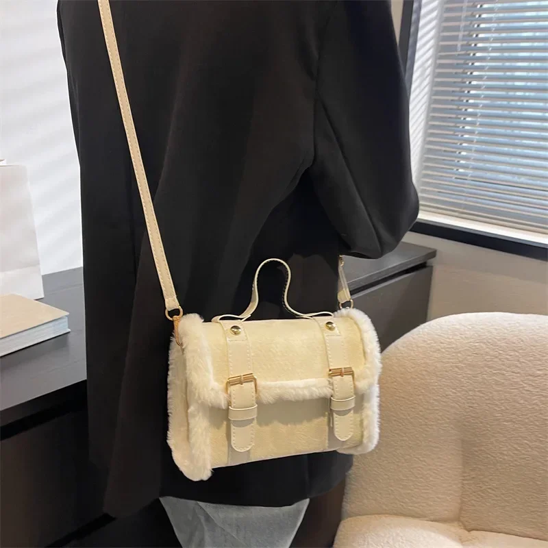 Winter Crossbody Tassen Voor Vrouwen Schoudertas Nieuwe Lam Pluche Fluwelen Tas Dame Kleine Vierkante Handtas Franse Korea Stijl