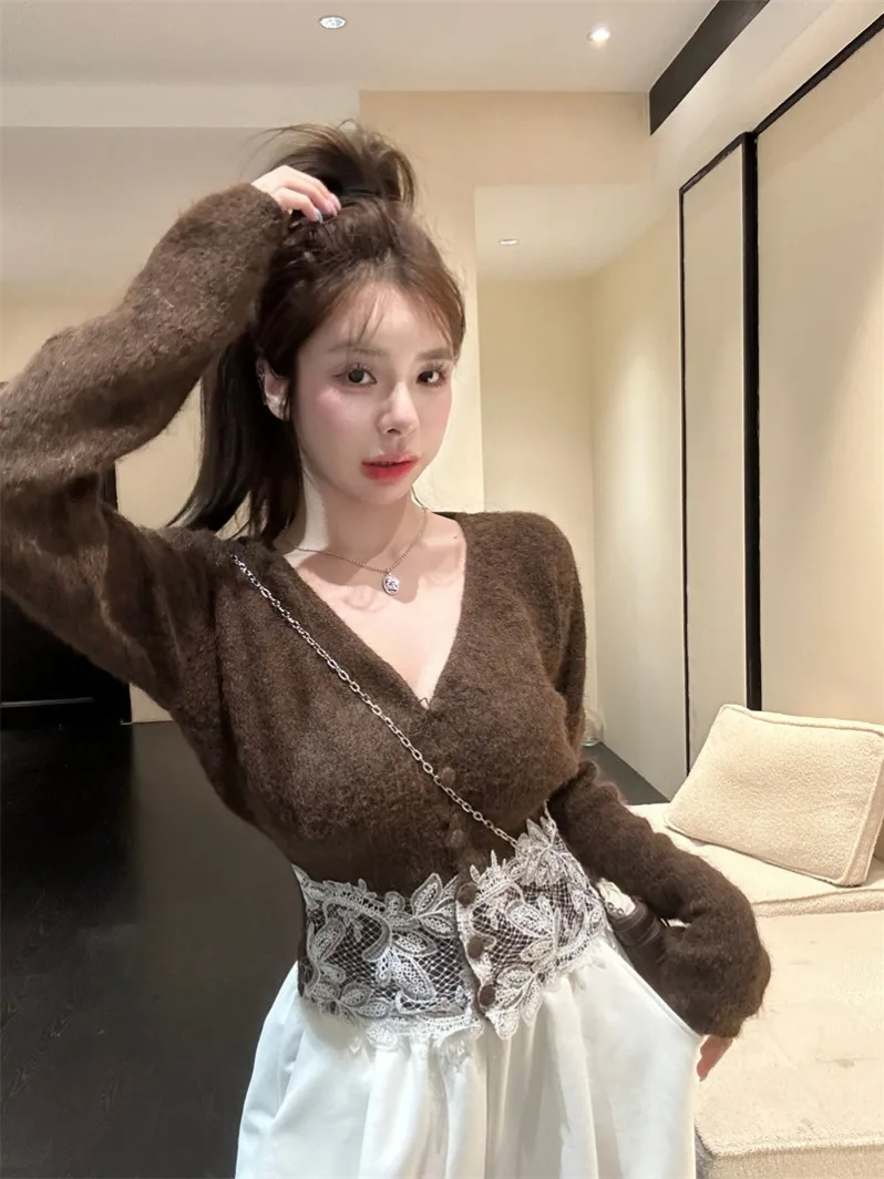 

Retro Lace Patchwork V-neck Sweater Jacket for Women Autumn Slim Fit Waist Cinched Knitted Cardigan Long Sleeved Top