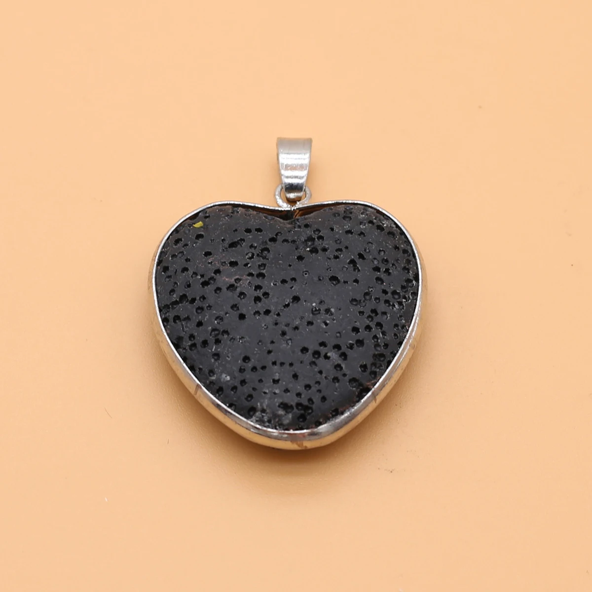 متعددة الشكل الحجر الطبيعي الصخور المعدنية الصخور البركانية السوداء عالية الجودة قلادة صنع قلادة يدوية مجوهرات هدية