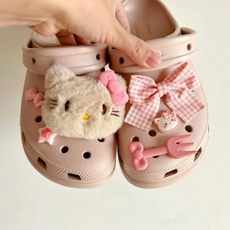 MINISO – ensemble de breloques de chaussures série Hello Kitty, pour sabots, décoration de sandales, accessoires de bricolage, dessin animé mignon, Style doux, cadeaux de vacances