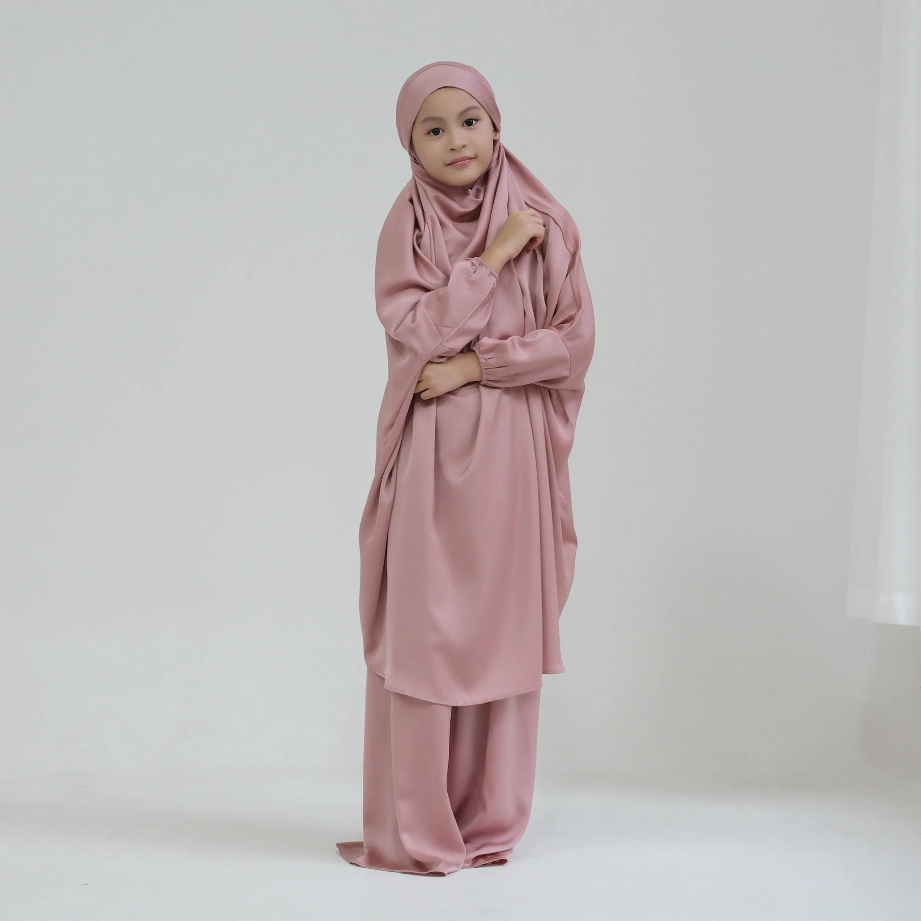 Imagem -04 - Vestido Hijab Muçulmano com Capuz Infantil Eid Abaya Conjunto de Saia Khimar Completa Veste Islâmica Vestuário de Oração Árabe Crianças Meninas Criança Ramadã Peças