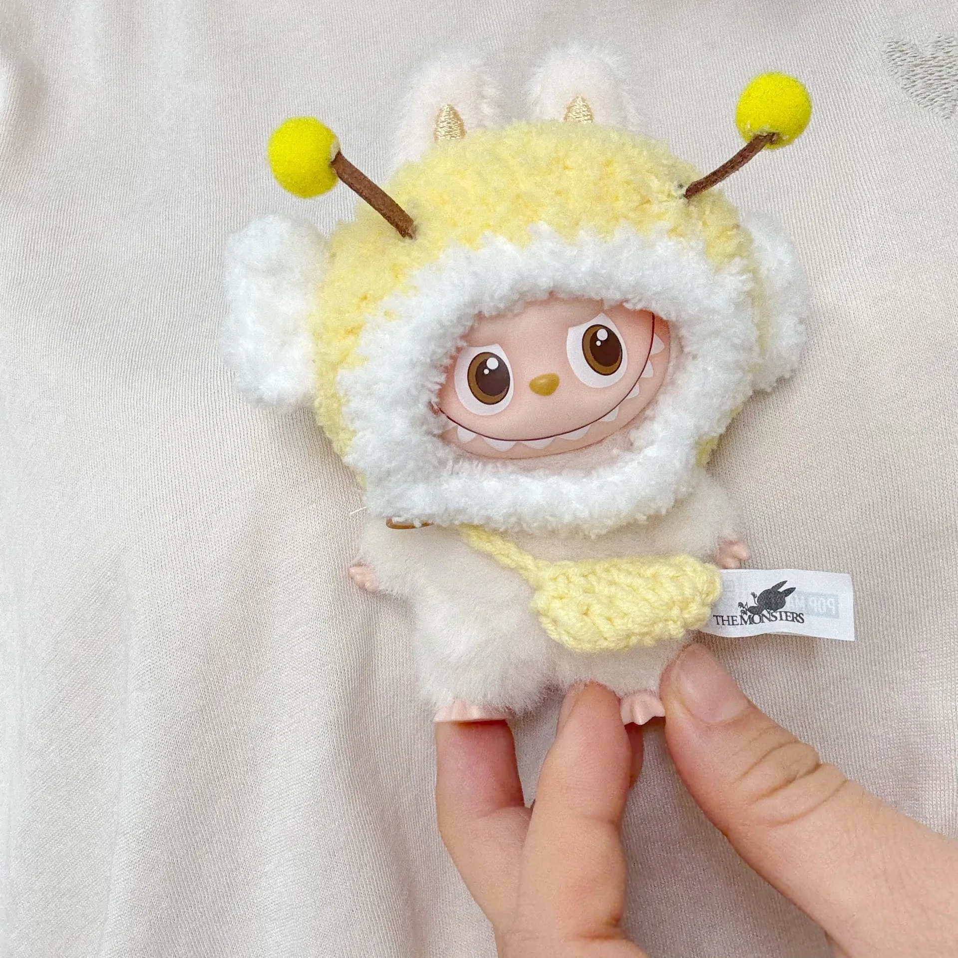 

Plush Light Yellow Handmade Cute Bee Onesie For Mini Version 4.0 Labubu 10CM Doll Clothes