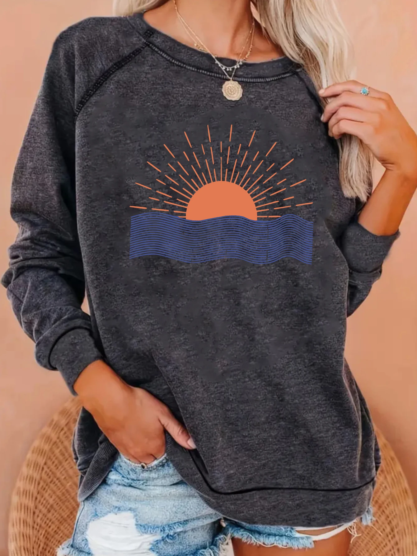 

Cartoon Fashion Sun Stripe Printed Sweatshirt Casual Round Neck Raglan Long Sleeve Autumn and Spring Women's Clothing