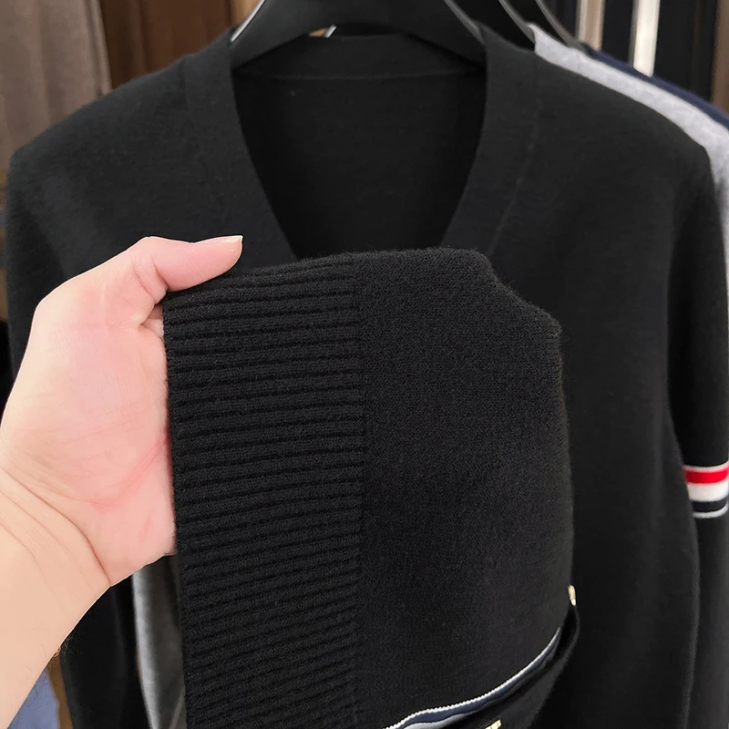 Herbst Winter Neue Strick-Strickjacke Mode Hochwertiges Klassisches Streifendesign Herren V-Ausschnitt Luxusmarke Business Casual Pullover Mantel – Detail 20
