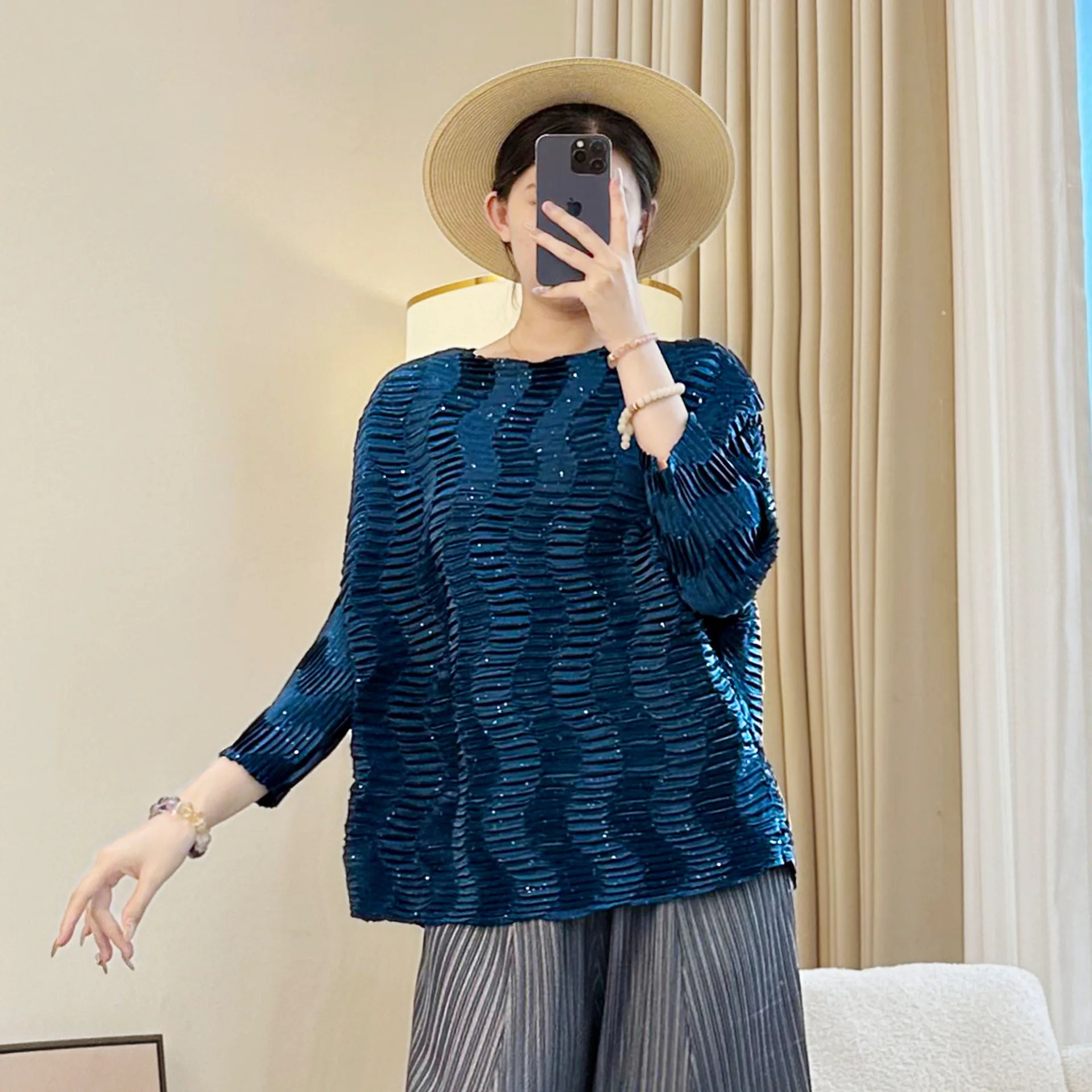 

Miyake Wave Pattern Long-sleeved T-shirt Autumn Single Wear O Neck Design Fashionable Top Pleated Loose Casual Women's Clothing