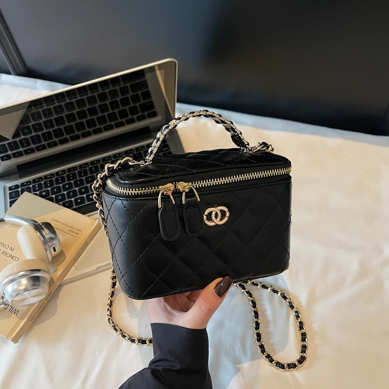 

Elegant Classic Ladies Crossbody Bag By Luxury Brand - Famous Designer Leather Shoulder Bag Popular Choice