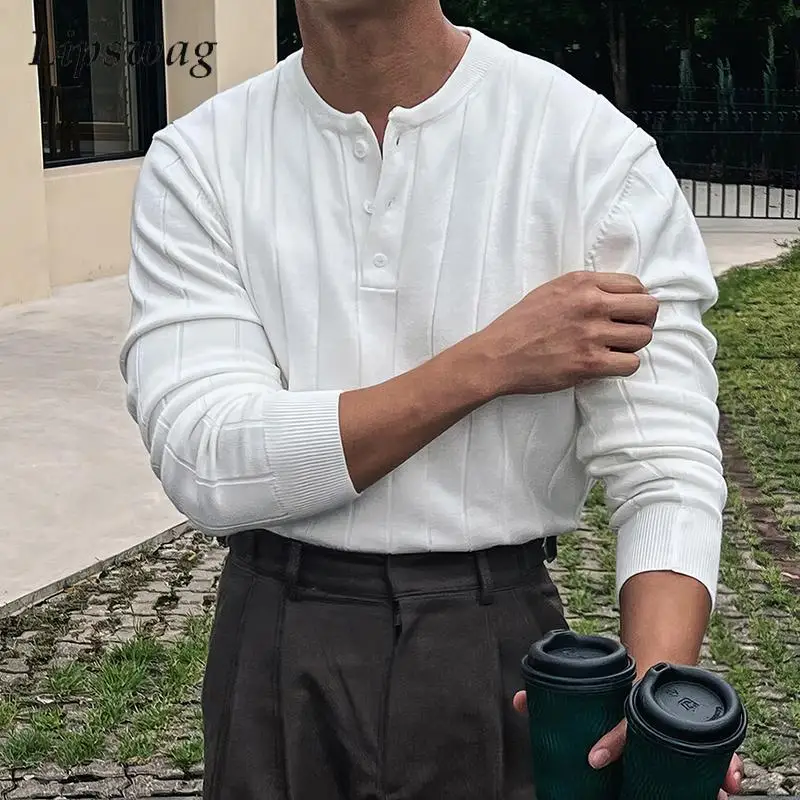 

2026 Spring Fall Casual Mens Slim Sweaters Vintage Buttoned Henley Neck Knitting T Shirts Men Stylish Solid Color Knit Jumpers
