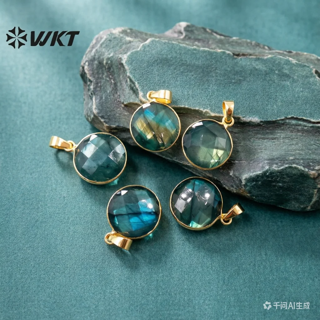 

WT-P1827 WKT Новейший модный кулон с золотым ободком и круглым натуральным двухсторонним граненым лабрадоритом, простой круглый кулон с камнем 16 мм для шеи.