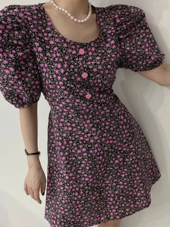 시크한 여름 벨트 버블 소매 허리 노출 드레스 여성 하이웨이스트 A라인 숏 드레스 플로럴 프린트 출근룩