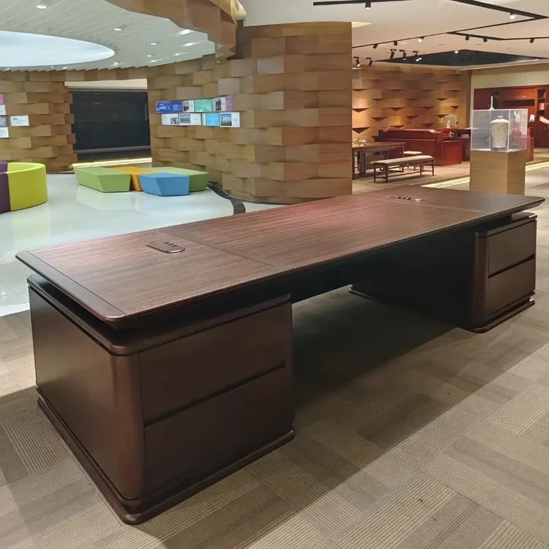 

Новый стол начальника в китайском стиле, высококачественное кресло для человека, комбинация стола и стула президента высокого класса.