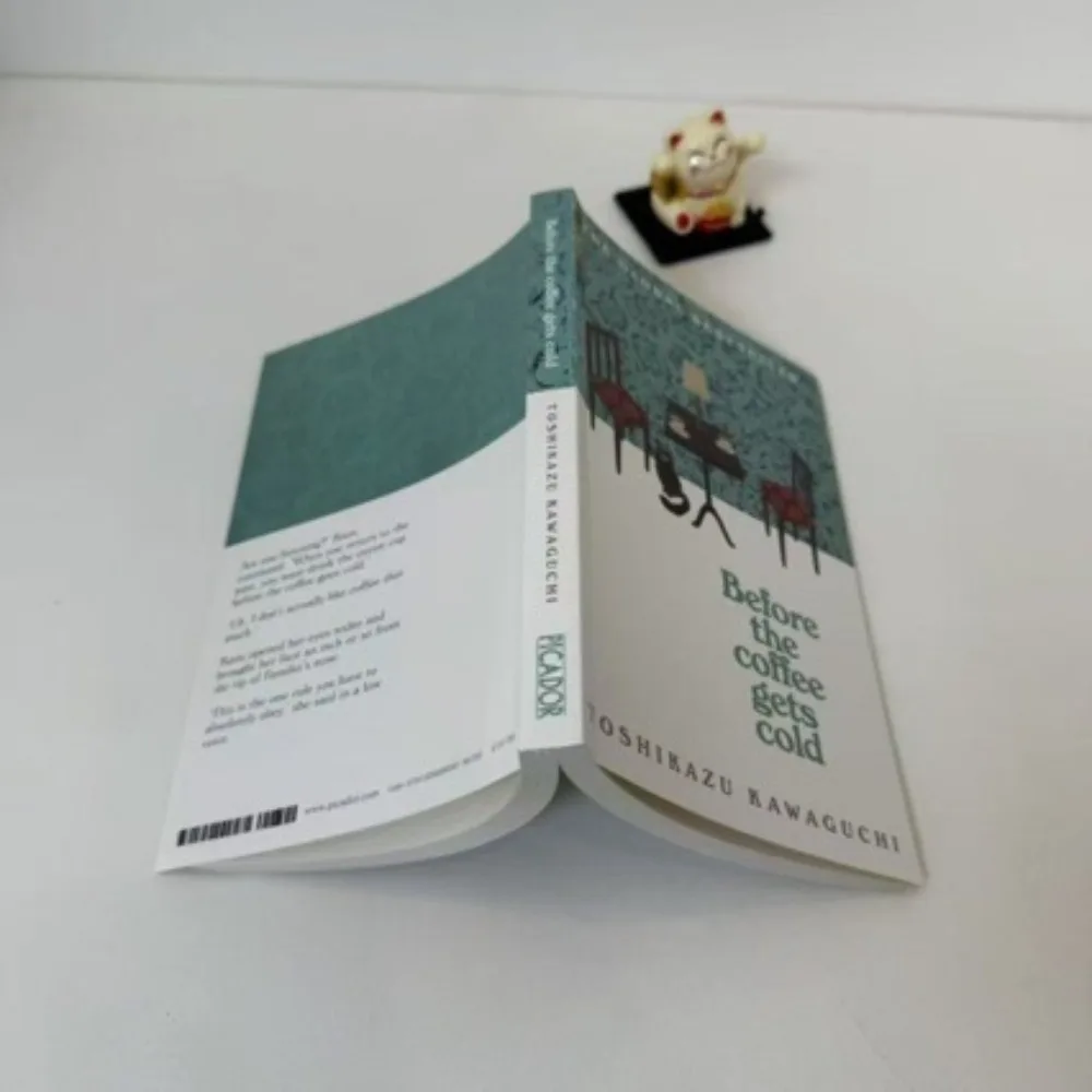 Antes do café fica frio por Toshikazu Kawaguchi Romance japonês de viagem em tempo Condução de coração História mágica Ficção de cura