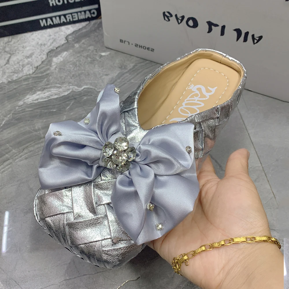 

Летние женские тапочки, модные женские сандалии со стразами и бантом, повседневные полутапочки больших размеров на плоской подошве, дизайнерская женская обувь, противоскользящая обувь