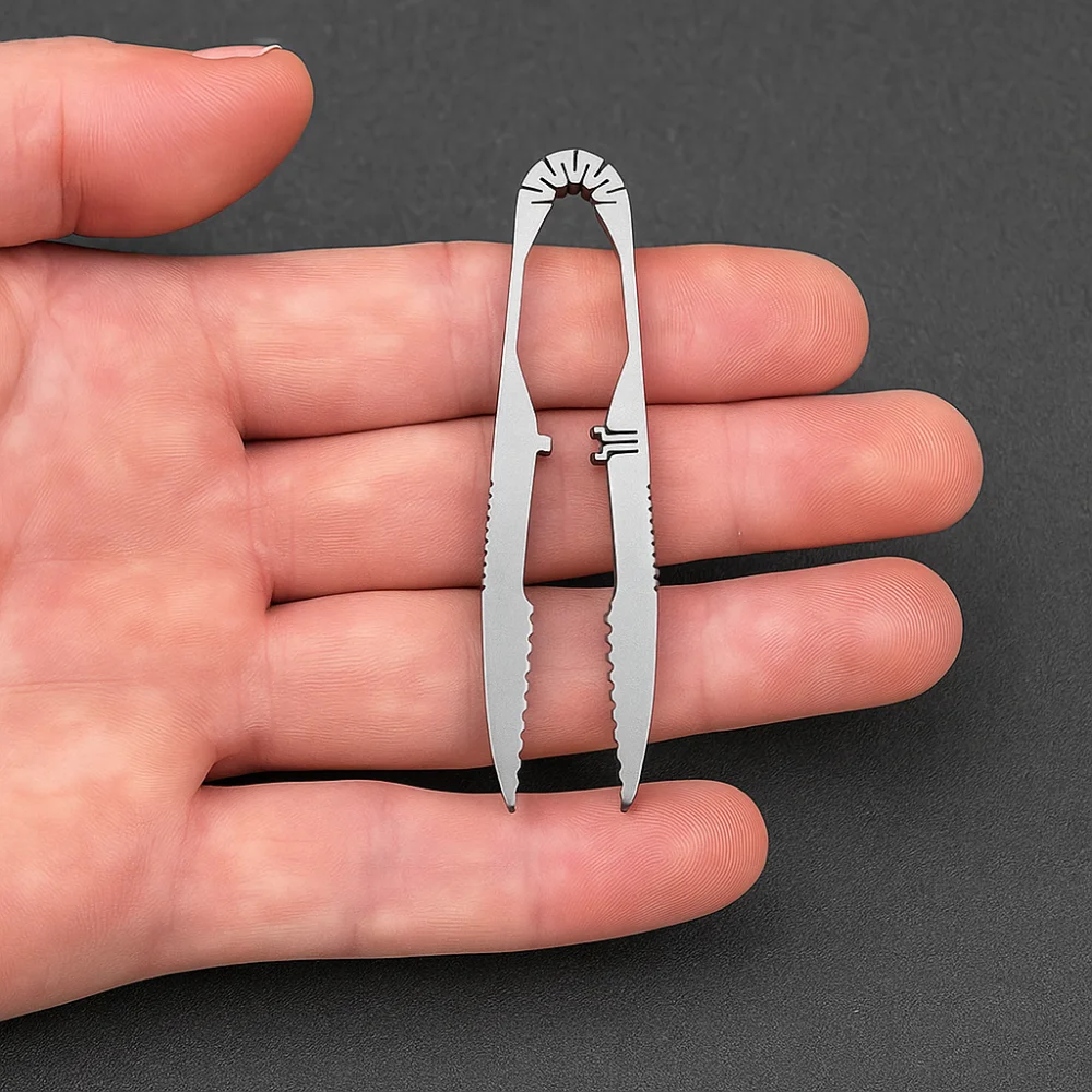 Keychains Emergency Camping Tweezer Small Size Portable Titanium Alloy Tweezer CNC Machining Snap Lock Pocket Tool Camping