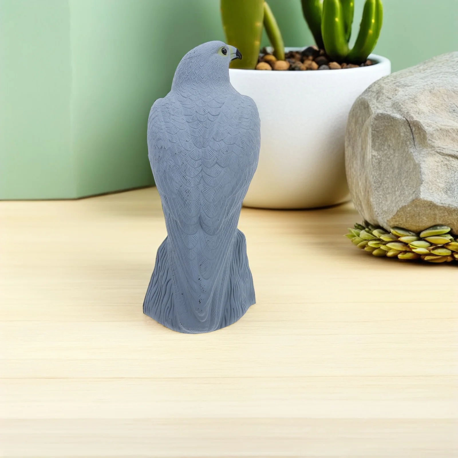

Eagle Shaped Bird Scarer for Gardens and Courtyards Lifelike Eagle Decoy to Protect Fruit Trees No Harm Repellent Device