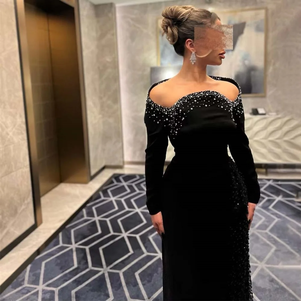 Maßgeschneidertes, exquisites, mit Perlen verziertes Abendkleid mit Reißverschluss, bezauberndes, trägerloses Pailletten-Abschlussballkleid, elegantes Rüschen-Partykleid