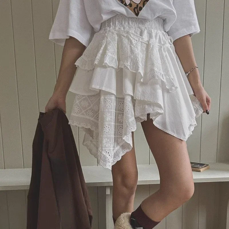 

Spring and Summer 2025 Fashion Irregular Hem Elastic Waist Lace Short Women's College Skirt