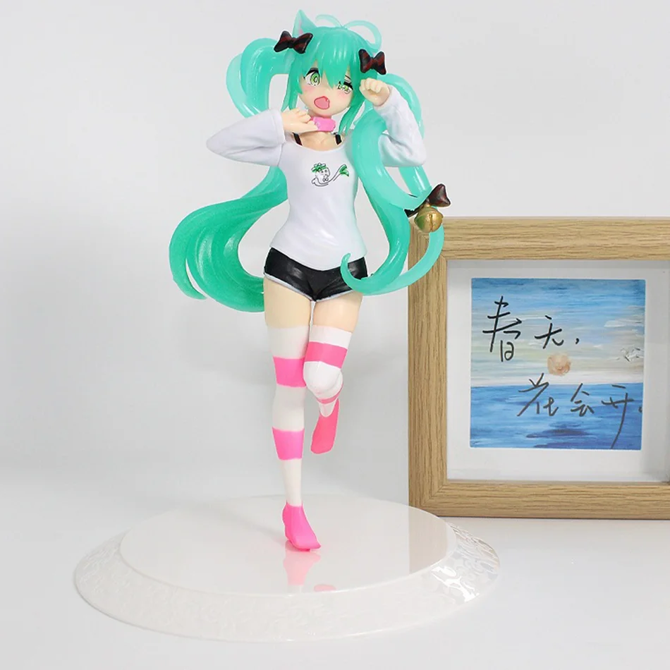 19.5cm Hatsune Miku Figure Neko T-shirt Ver, Cat Ear Miku Anime PVC Model, Collectible Desktop Decor Gift