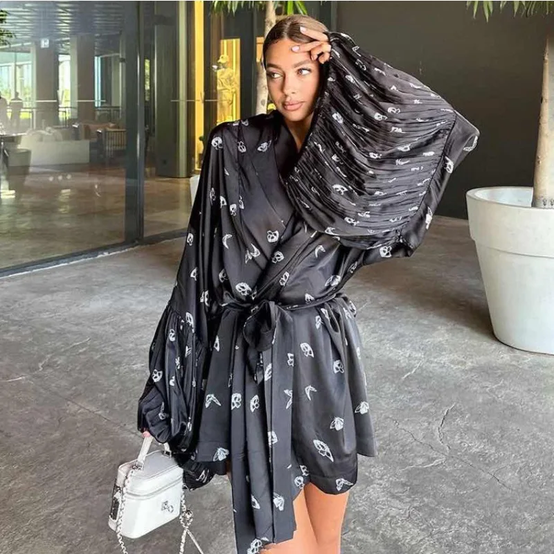 2025 ผู้หญิงผีเสื้อพิมพ์ชุดซาตินคนดังพิธีแขนยาว V คอ Lace Up หลวมปาร์ตี้วันเกิดชุดราตรี