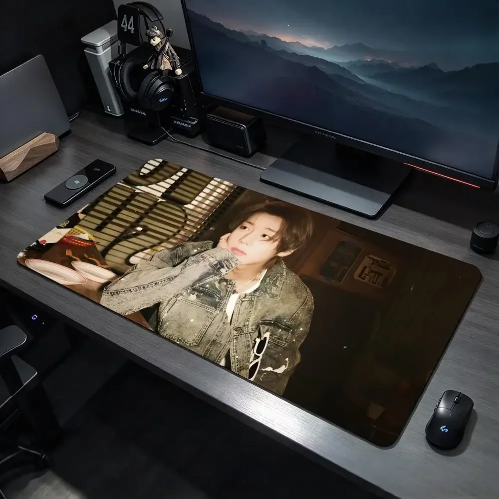 Handsome Celebrity P-Park Ji-Hoon Mouse Pad Large Gaming Mousepad Desk Mat Non Slip Bottom Featuring Stitched Edges