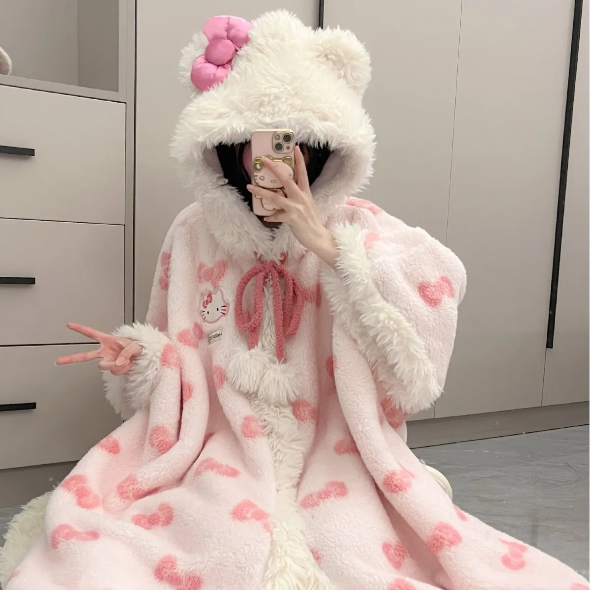 Sanrio Hello Kitty Girls Pajamas Robes Winter Warmth Coral Velvet Women\'s Home Clothes Cape Set Home Clothes Holiday Gifts