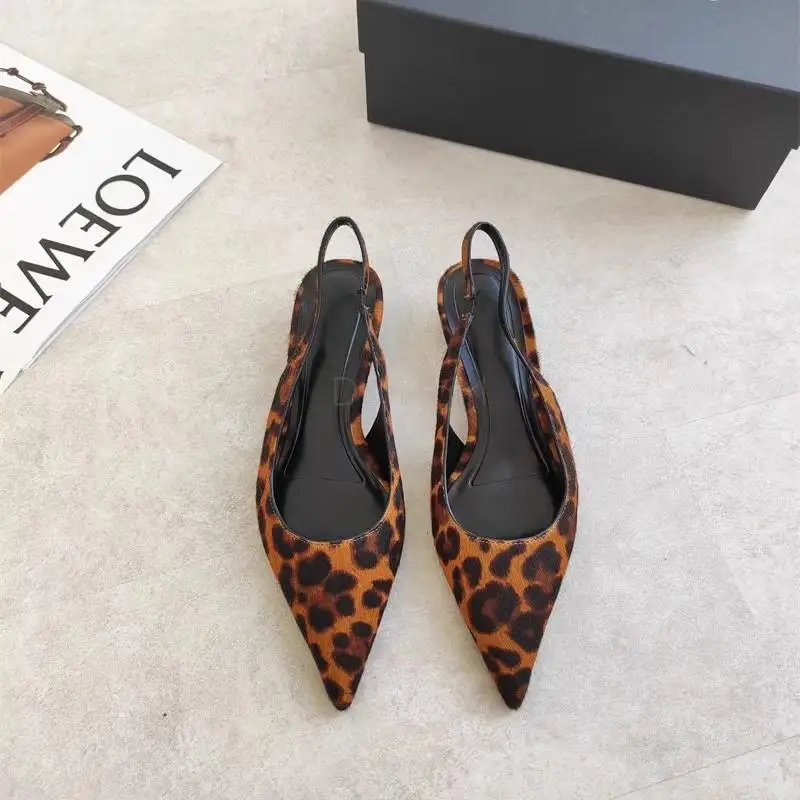 Doneirl 2024 nuove donne estate moda crine di cavallo affilato a punta sandali con tacco basso eleganti scarpe con stampa leopardata femminile Chic