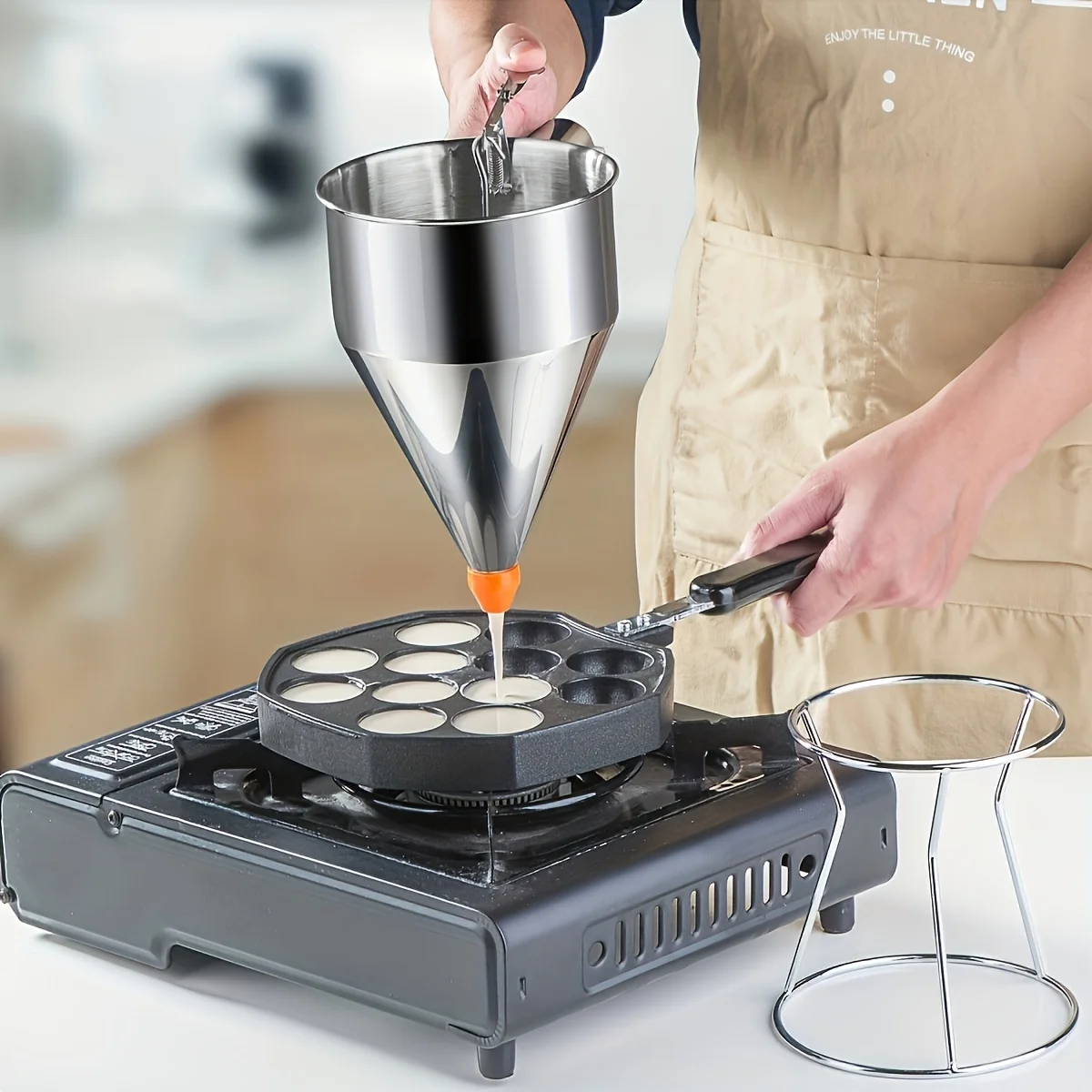 Octopus ball cone batter funnel, batter dispenser, stainless steel funnel with shelf, vibrating discharge with four leaky spouts
