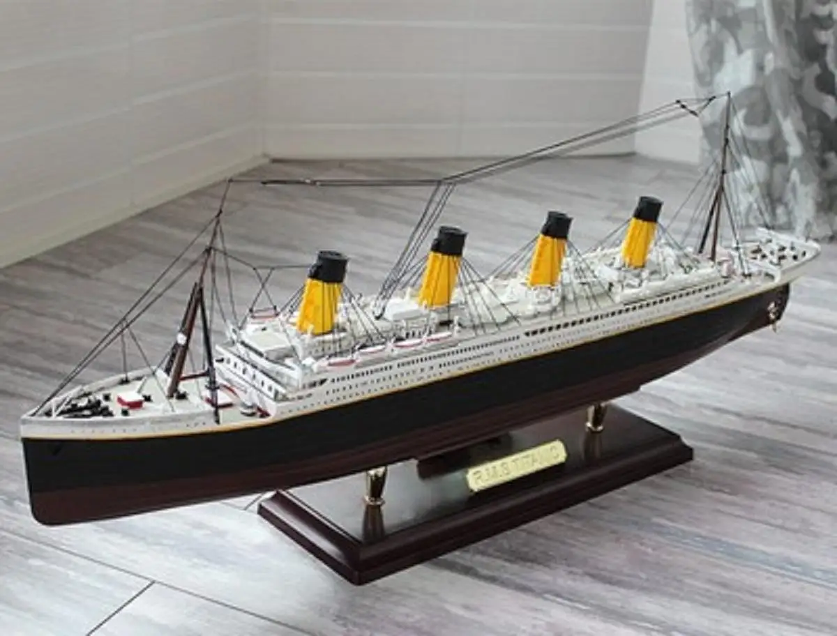 Trumpeter 81301 1/550 TITANIC With Light Version Assembly Model Building Kits For Adults Hobby Collection Boys Gift