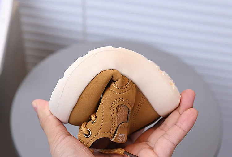 2026 Herbst Winter Kinderstiefel Warme Plüschstiefel für Jungen und Mädchen, Modische Kinder-Freizeitschuhe, Stiefel für Kinder Größe 21-30 – Detail 14