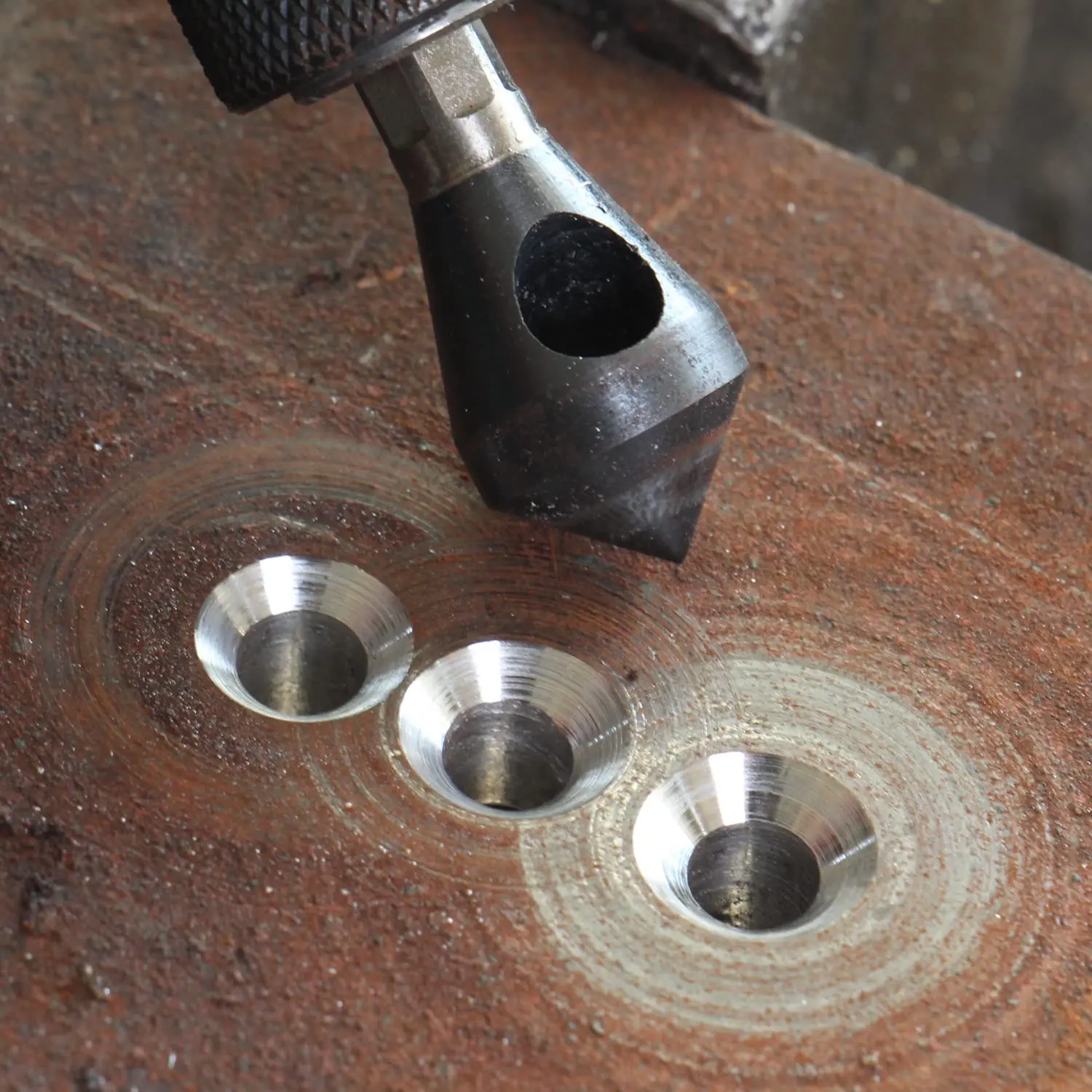 M35 Kobalt-TiAlN Senkerbohrer mit Schnellwechselsystem, 1/4" Sechskantschaft, 90-Grad-Entgratungs- und Fasenfräser – Detail 7