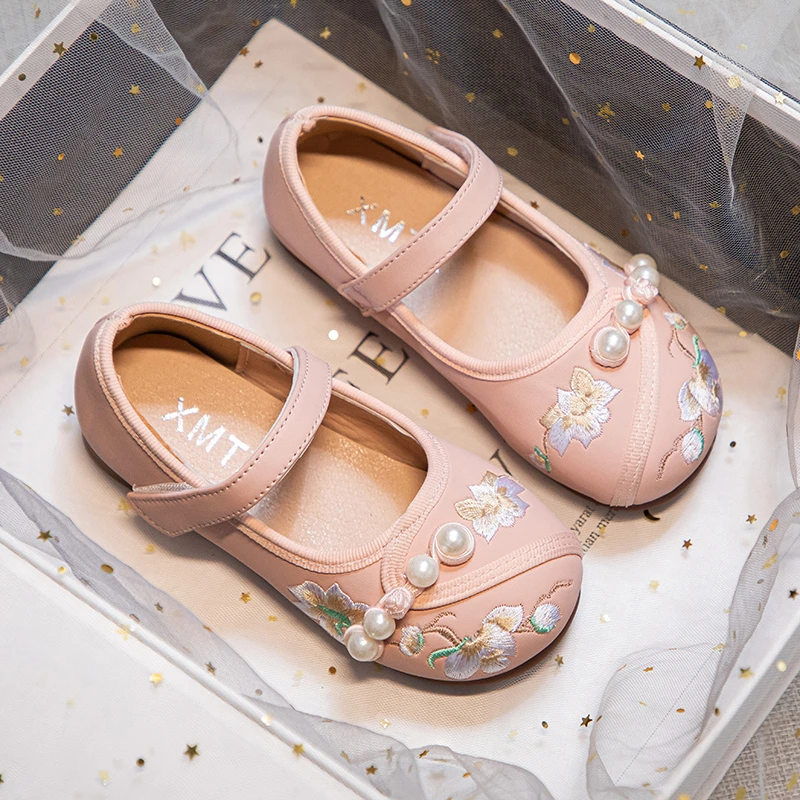 Toddler Girls Floral Embroidered Leather Shoes with Beaded 2026 New Spring Kid Dress Shoes Soft Sole Ethnic Style Party Footwear