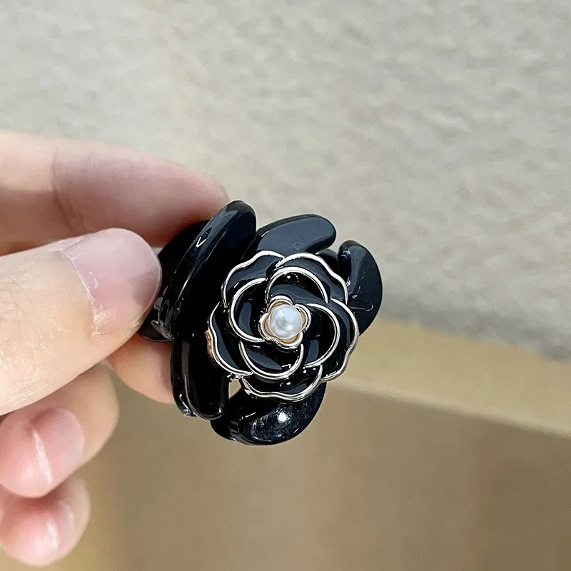 Elegancki temperament kamelia spinka do włosów księżniczka klips boczny Mini spinki do włosów kobiety dziewczęta moda grzywka klipsy spinki do włosów czarny kwiat — zdjęcie 7