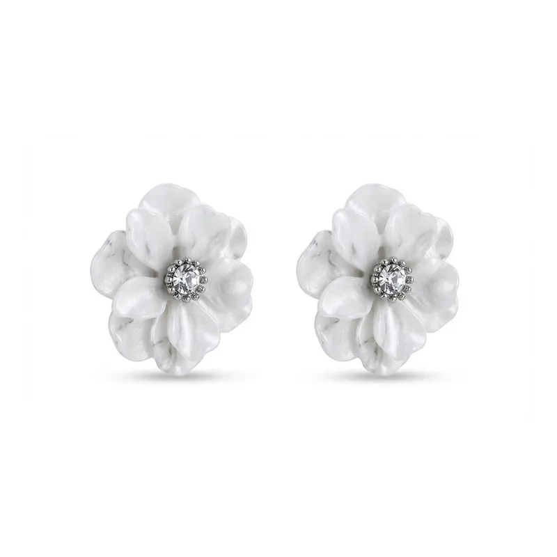 

White Flower Stud Earrings Mother Of Pearl Cubic Zirconia Copper Alloy Hypoallergenic Tarnish Free Jewelry For Women Murmur