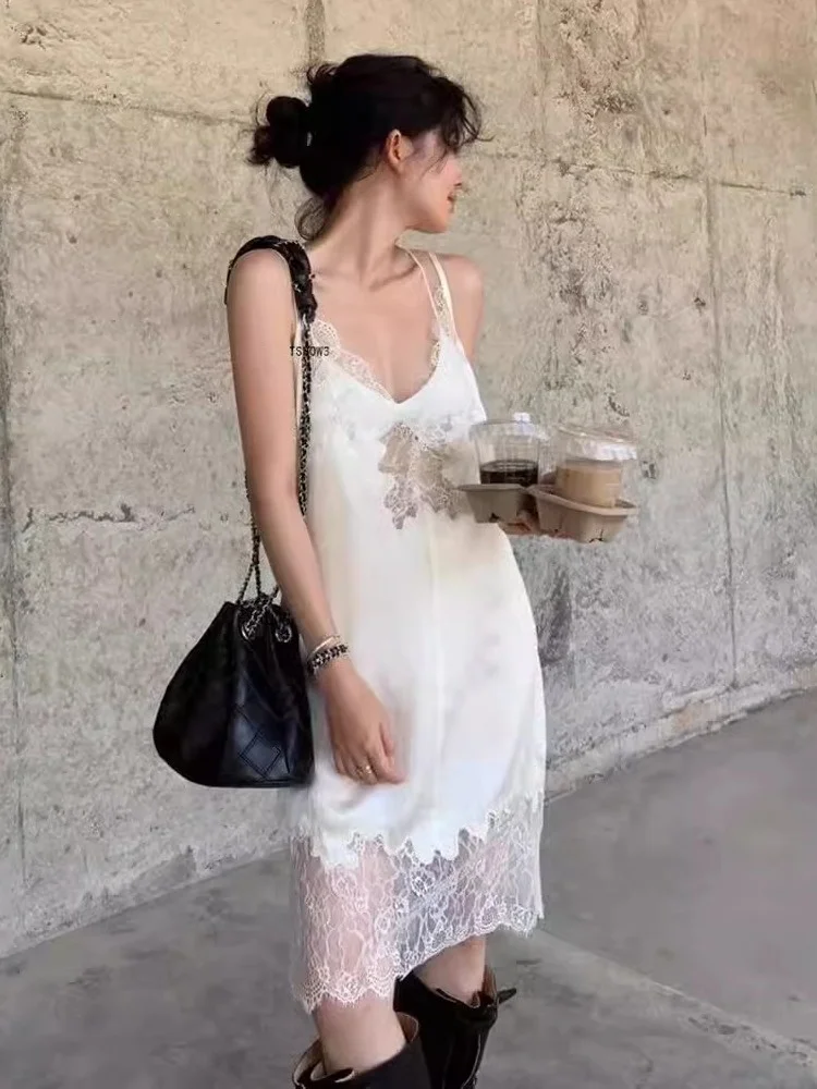 

2024 Autumn V-Ne Hollow out Lace Slimming Svel Base Tank Dr Women's Korean Sle Commute Mid-Length Dr
