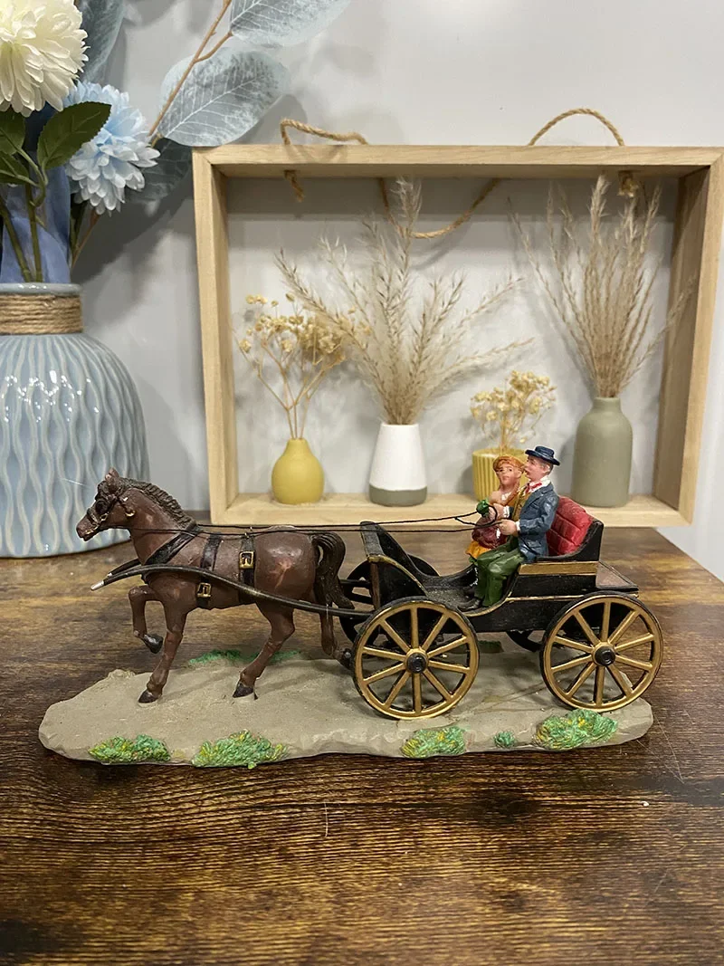 Hand-Painted Christmas Landscape European Town London Street Droshky Figurines Home Decoration Holiday Ornament Christmas Gifts