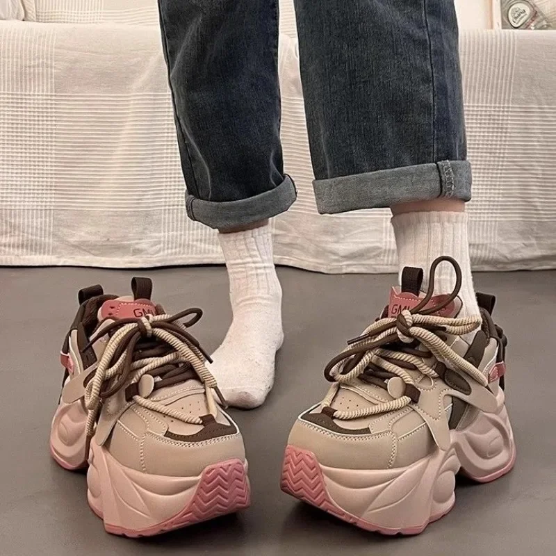 

Женские туфли на высокой платформе со шнуровкой. Предложения. Новое поступление. 2025 г. Легкая дешевая вулканизированная обувь. Стильная повседневная женская обувь.