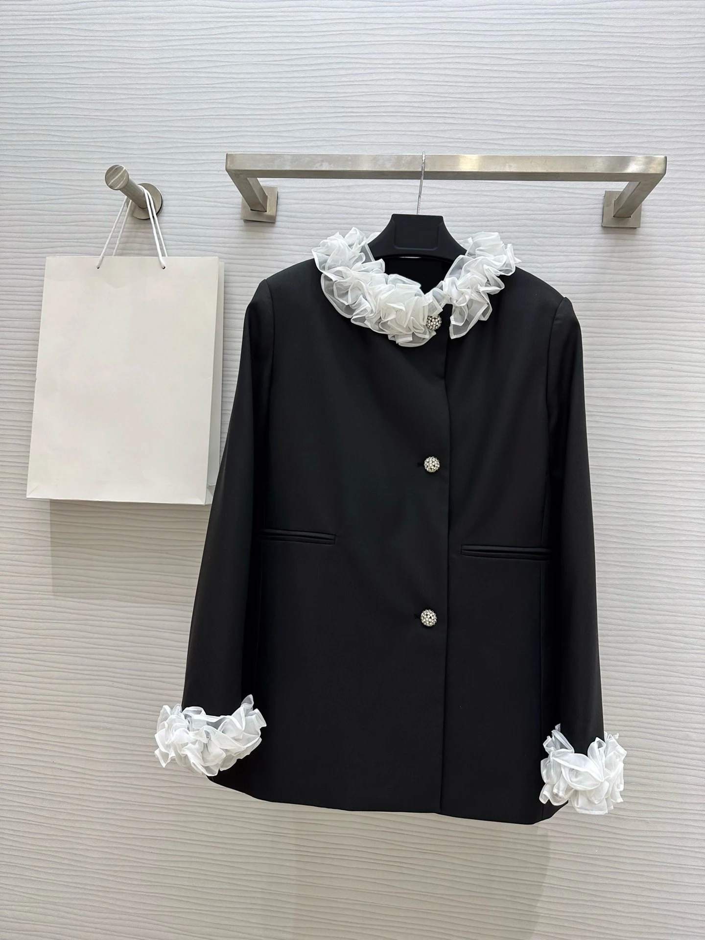 

EVACANDIS Women Spring New Ruffle Black Long Sleeve Coat Solid Hit Color Elegant Chic High Quality Vintage Luxury Jacket Tops