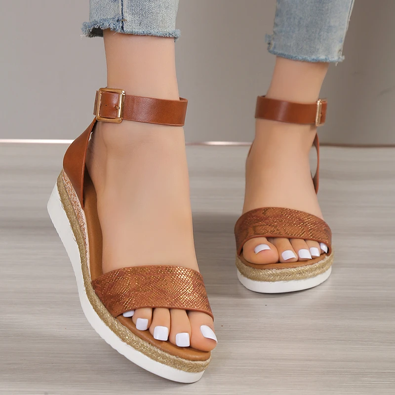 Scarpe da donna 2024 Platform tinta unita sandali Casual con zeppa da donna Open Toe Buckle sandali da spiaggia estivi da donna Mujer