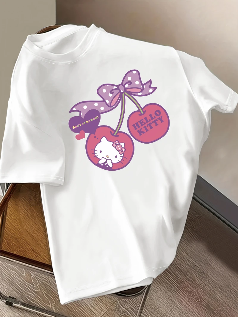 

Женская футболка Sanrio Hello Kitty&Cherry с принтом Y2K — летний повседневный хлопковый повседневный топ с короткими рукавами и круглым вырезом