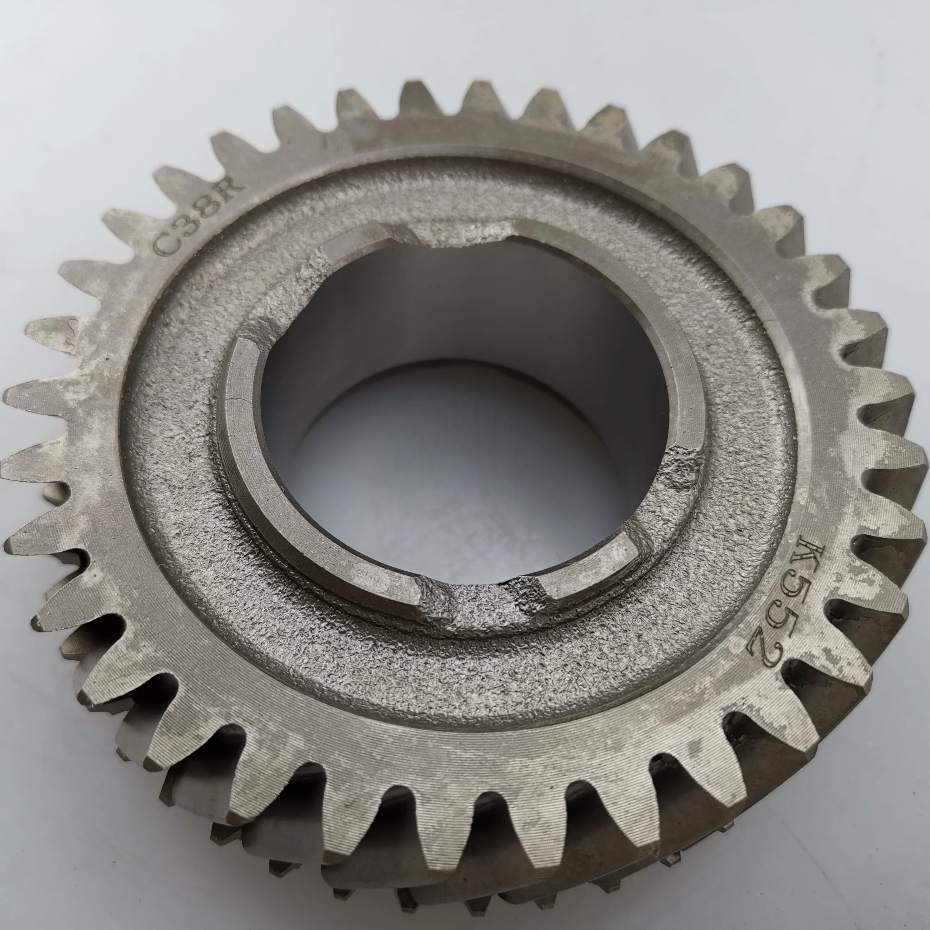SAIC MAXUS V80 transmission 4-speed 34-tooth input shaft C00013840