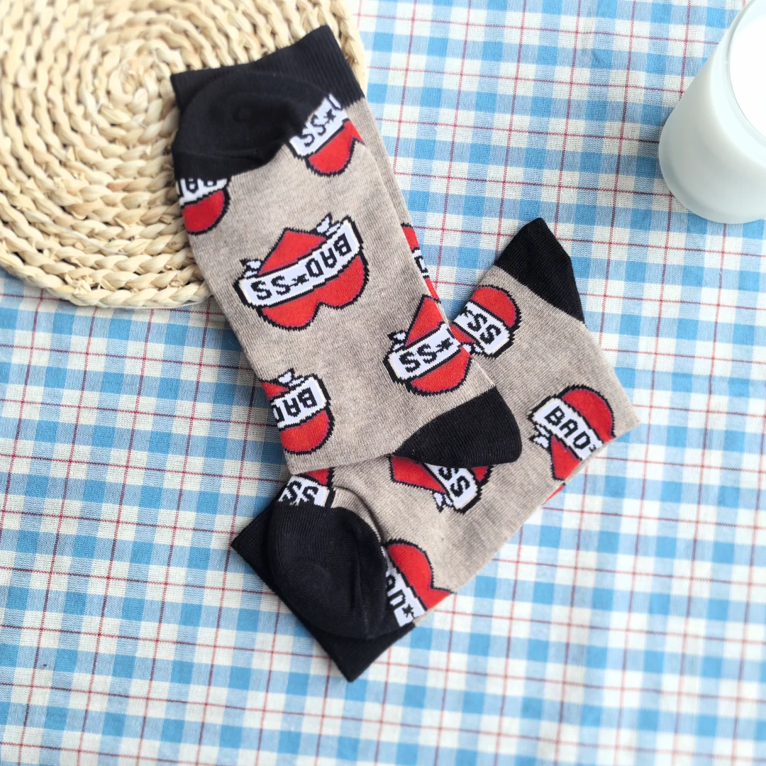 زوج واحد من جوارب متوسطة الساق مطبوعة بأحرف على شكل قلب على طراز الشارع، تصميم للجنسين، مناسبة لجميع المواسم #6
