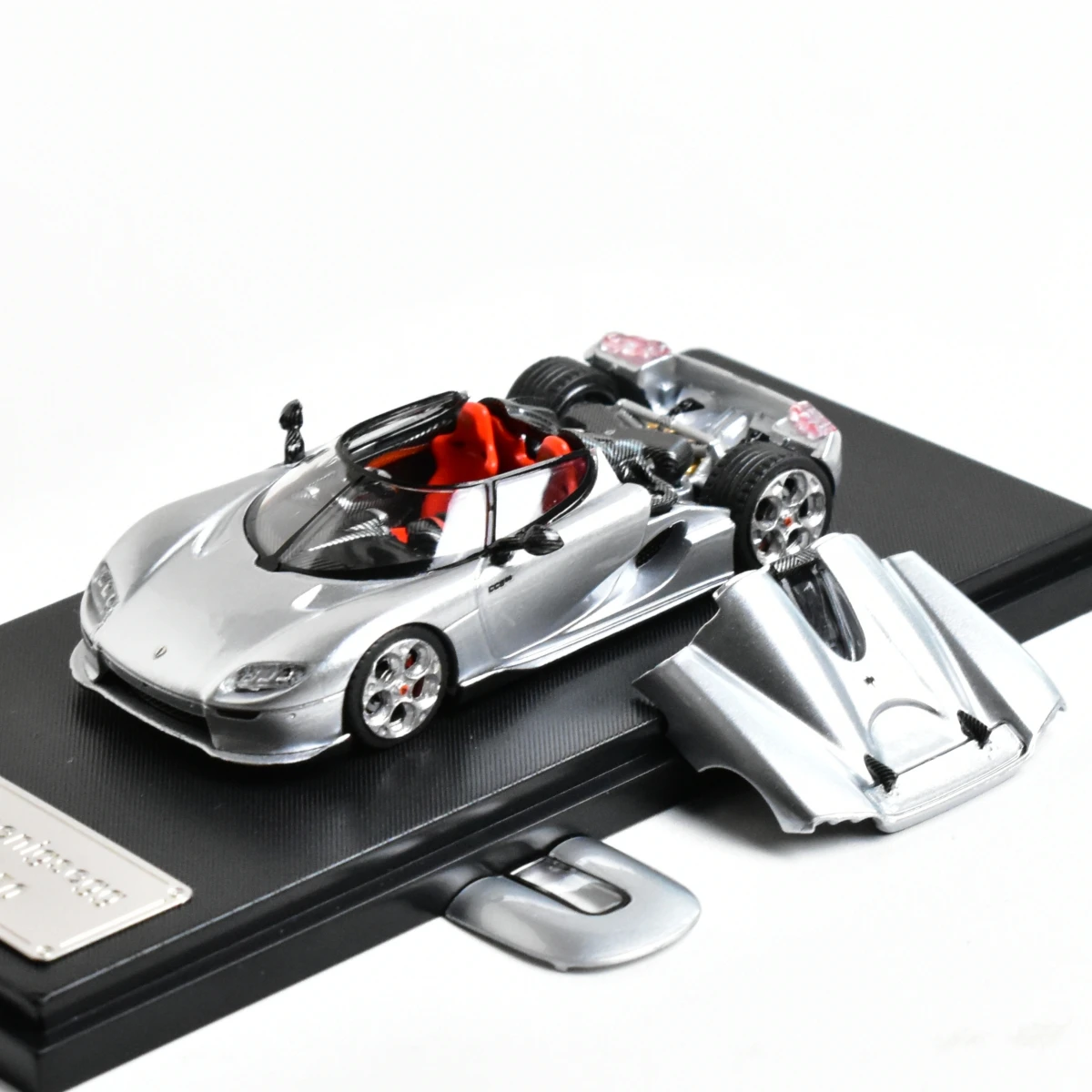 

RM 1:64 CC850 Diecast Model Car