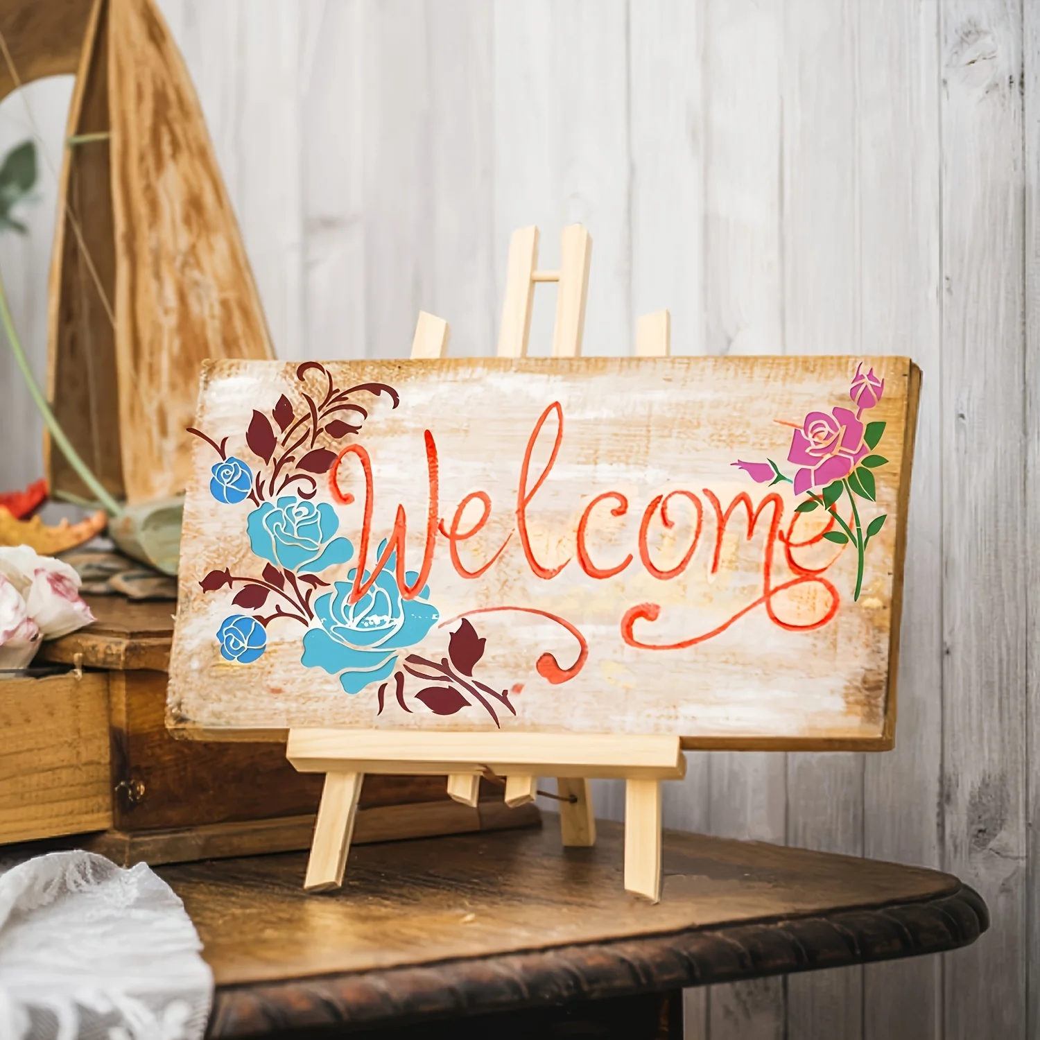 Modello floreale riutilizzabile con stencil in PET rosa per arte da parete fai da te e pittura di mobili