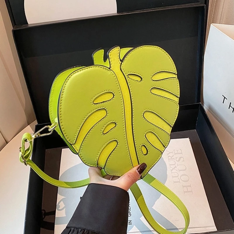 

Unique Heart Shape Crossbody Bags for Women 2025 Trend Cute Maple Leaf Small Purse Cartoon Fashion Luxury Shoulder Bag Ladies