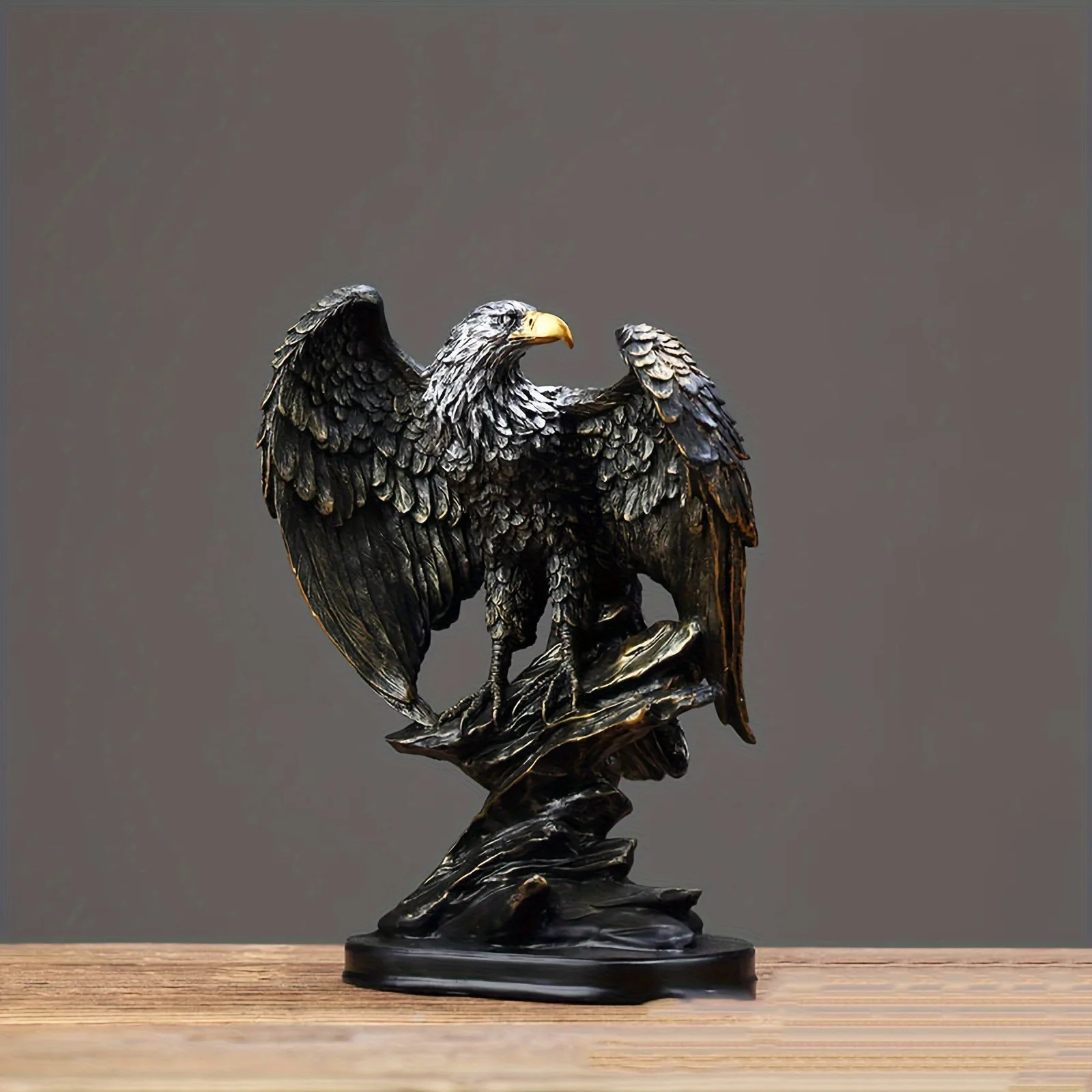 Resin Eagle Statue Freedom Power Wealth Symbol Figurine Home Office Desktop Decor Birthday Holiday