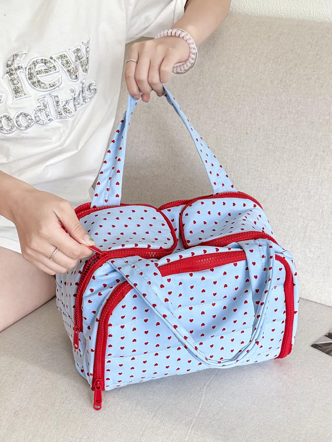

Heart Handheld Makeup Bag for Women New Travel Portable Large Capacity Partition Washroom Storage Special Bags Cosmetic Pouch
