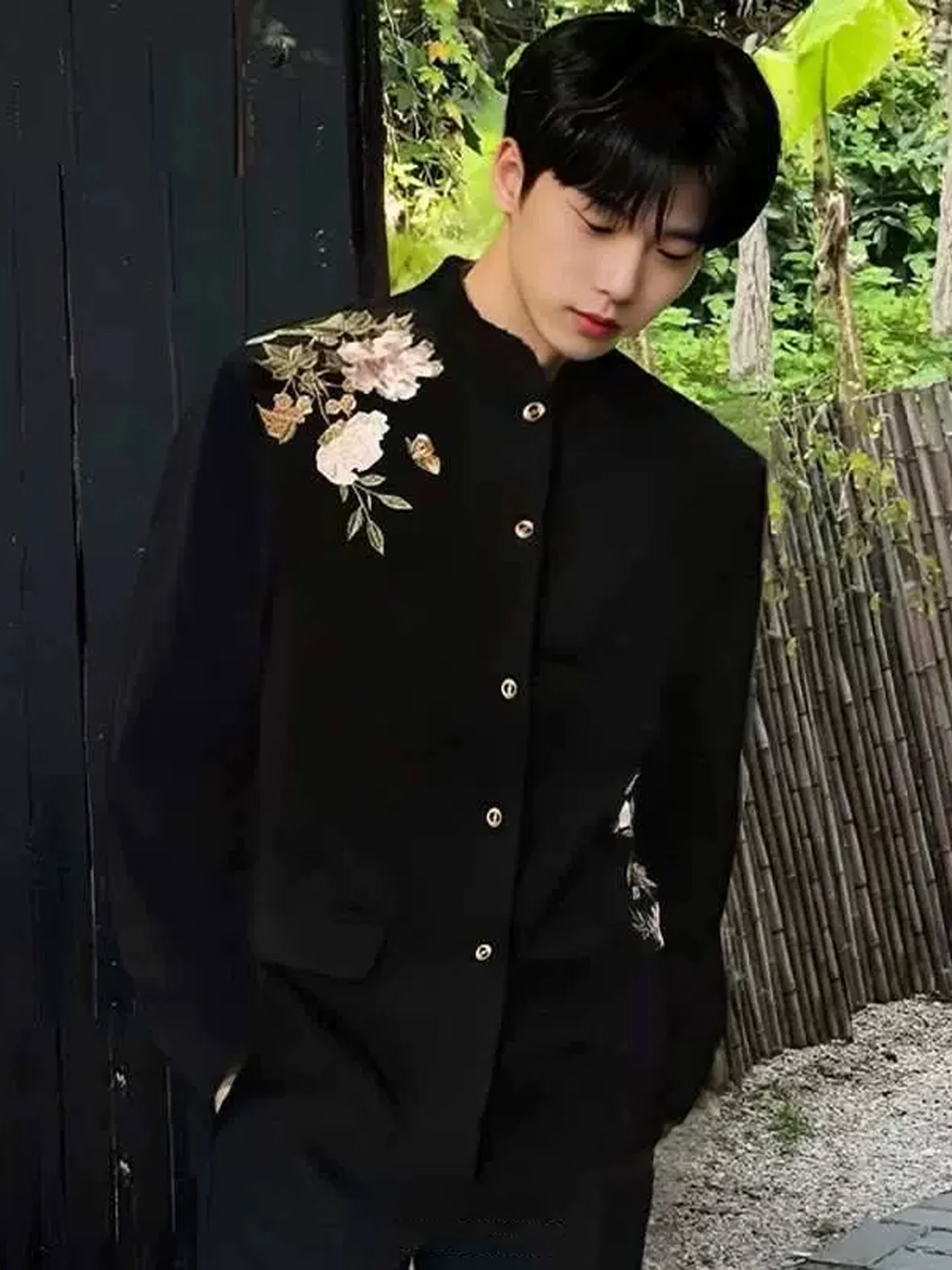 

Ele Embroidered Spring Summer Men's Suit for Chorus Performance Host National Sle Wedding Ceremony Outfit Set
