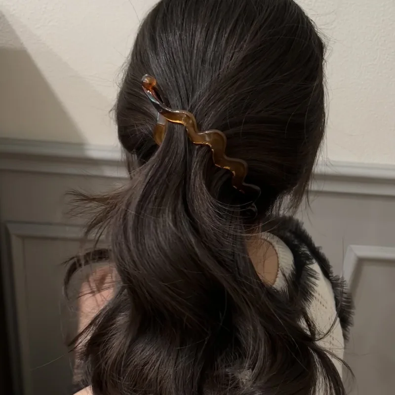 French Leopard Print Banana Clip for Women Retro Style Shark Clip Women Girls Back of The Head Ponytail Clip Styling Accessories
