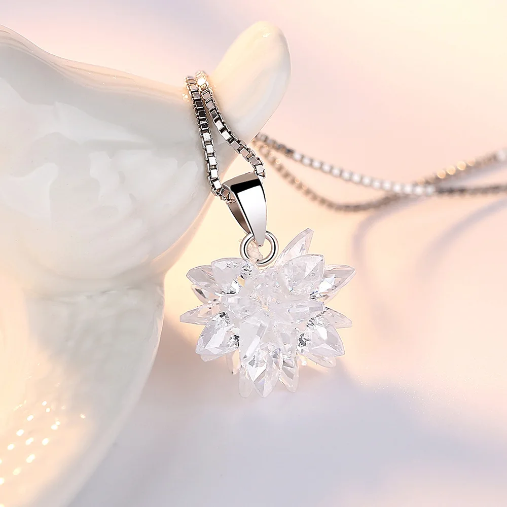 925 Silver Crystal Snowflake Pendant Necklace for Women Sparkling Ice Flower Necklaces Box Chain Fashion Jewelry Christmas Gift