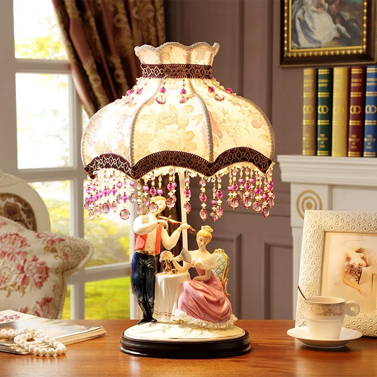 High-end European ceramic character ornaments, living room, wedding room, couple playing the piano, home accessories, wedding gi